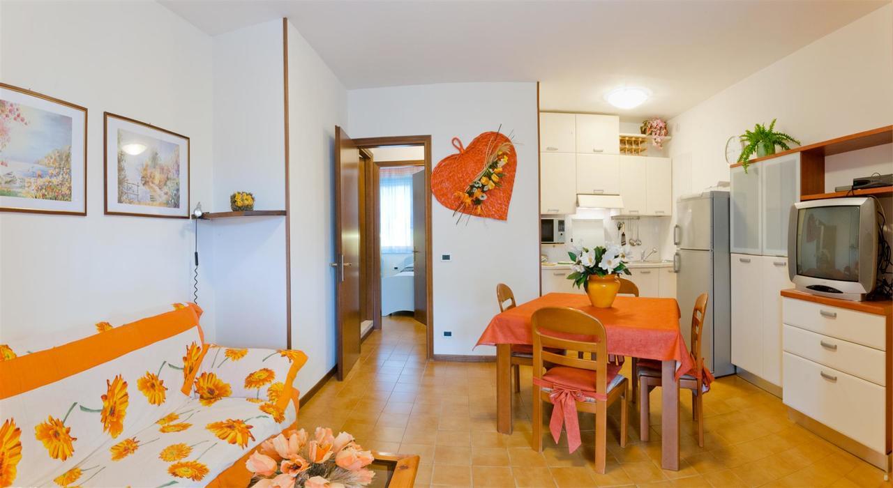 White Star Apartment Бибионе Екстериор снимка
